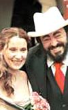 Yllarca sabretti sonunda Pavarotti ile resmen evlendi