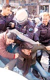 Bamsz adaylar eziliyor diyenleri, polis ezdi
