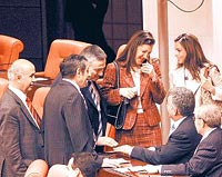 AKP'li 6 erkek vekil kadna destek verdi
