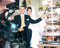 Motosiklet zerinde evlendiler