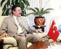 Spora byk nem veren Melih Gkek, arkadamz Abdi Karagzolu ile Ankarada sohbet etti.