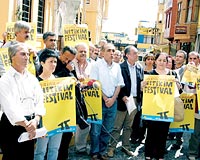 78liler Giriimi, Netekim Festivali afileriyle, festivalin yasaklanmasn protesto etti.