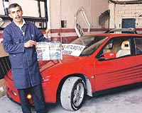 Otomobili yaptktan sonra sanayi sitesinde deneme sr yapan Nejdet Aktay', arkadalar 'Ferrari Necdet' olarak armaya balad.