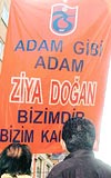 DESTEK ! Trabzonsporlu taraftarlar, Beikta'n teklifini geri eviren Ziya Doan'a destek verdi.