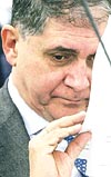 ORTALII KARITIRDI: Rocco Buttiglionenin grleri, AB Komisyon Bakan Barrosoyu zora soktu.