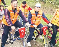 Cumhuriyet'i pedal evirerek kutladlar
