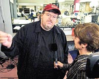 BUSH'UN BELALISI SAHNEDE Bush kart Fahrenheit filmiyle dll ynetmen Michael Moore, zel uakla nce Florida'ya gitti. Ardndan 