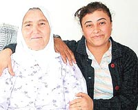 Damat Halil Grel, kaynvalide Fadime Kargace (ortada) ve kz Halime Grel.