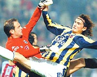 Tuncay, Trabzon kalesine bir top gnderdi, o da skoru ilan etti.