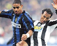 Inter adna beraberlii salayan Adriano, bu sezon geride kalan 13 haftada 10. goln att.