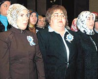 Emine Erdoan ve Devlet Bakan Gldal Akit, AK Partinin engelliler iin dzenledii toplantya katld.