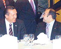 DERBİ SOHBETİ The Marmarada, Türk-Fransız Ticaret Derneğinin yemeğinde bir araya gelen Canaydın ile Başbakan Erdoğan derbi sohbeti yaptılar.