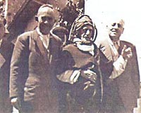Afyon Cezaevinden karken talebeleriyle: Sada, Mehmet alkan ve Sleyman Rt akn ve solda, Osman alkan.
