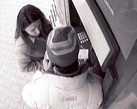 FRELER RENDLER...   ATMde ilem yapan vatandalar grecek ekilde yerletirilen kamerayla ifrelere ulaan ete, bu bilgileri kendi kartlarna yklyordu.