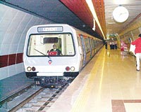ALATONDAN TOPBAA ZYARET....   Alarko Ynetim Kurulu Bakan shak Alatonu kabul eden Bykehir Belediye Bakan Topba, Taksim-ihane metro hattnn bitirilmesini istedi.
