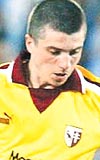 ORTA SAHAYA FRANSIZ DNAMO: 27 yandaki Promentin kontrat 2006da bitiyor. Fransa Liginde bu sezon 7 mata forma giyen Promentin iki de gol var. ORTA 