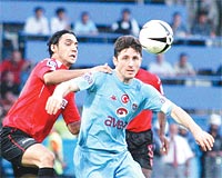 UMUT TEKKE...  Ligde 19 gol bulunan Fatih Tekke, zorlu Gaziantep deplasmannda da Trabzonun en byk kozu.