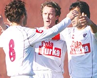 20. haftada Vestel Manisaya deplasmanda 3-0 yenilen Elazspor, sonraki  man da kazand... Bordo-beyazl ekip, bu  haftalk galibiyet serisinde rakip filelere 7 gol brakmay baard...