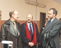 Durumay Avrupal hukukular Prof. Kuhne, Zrih niversitesi Hukuk Fakltesi retim yesi Trechsel ve Dr. Himmberg (soldan saa) gzlemci olarak izledi.