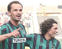 8 GOL VAR Ersen Martin bu sezon Denizlispor formasyla 8 gol atarken 2 de asist yapt.