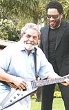 Bakan Lula, Kravitzin gitaryla byle poz verdi.