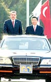 Babakan Erdoan, Gney Kore ziyareti srasnda Cumhurbakan Mu Hyun Roh ile iki lke arasndaki ilikilerin gelecei hakknda konumutu.