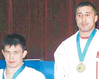 73 kiloda Sezer Huysuz, finalde Tacik rakibini yenerek altn madalyann sahibi oldu.