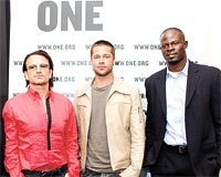 Bono'nun mcadelesi Brad Pitt'le renklendi