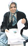 55 yandaki Fatma Tilkatn hastanede 4nc gn. nallah, bugn muayene olacam diyor. 