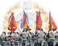 7 BN ASKER KATILDI....   Moskovadaki geit trenine 2 bin 500 kinci Dnya Sava gazisi ve 7 bin Rus askeri katld.
