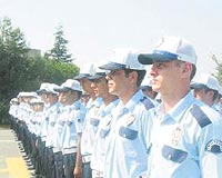 BN 237 POLS SERTFKA ALDI 2 haftalk eitimi tamamlayan bin 237 polise sertifikalar Polis Meslek Yksekokulunda datld.
