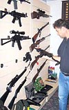 HER ÇEŞİT SİLAH MEVCUT...Silah fuarında tanıtılan yarı otomatik G-3 av tüfeğinin fiyatı henüz belirlenmedi. Avcılık meraklıları fuarda, yeni modellerin bulunduğu standlara ilgi gösterdi.