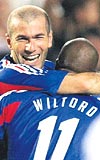 KURTAR BZ ZDANE Fransann yaad de Zidanen milli takm brakmasna balayanlarn says bir hayli fazlayd. Zidanen dn bu tezin geerli olup olmadn gsterecek...