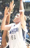 NBADEN DND... Weber State niversitesinin en parlak basketbolcularndan olan Allred, bu yaz Clippers formasyla NBA Yaz Ligine katlmt. 24 yandaki oyuncu, 2002 ylnda itme Engelliler Oyunlarnda ABD Milli Takm formas da giymiti.