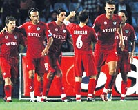 Vestel bu sezonki 2. galibiyetini de deplasmanda ald... Trabzon ise 20 Kasm 2004ten sonra ligde sahasnda ilk kez yenildi...