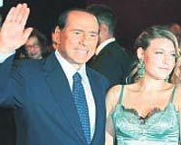 Berlusconi partiye kz Barbara ile birlikte katld.