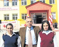 Yavuz Donat, Alime ve Aynurla birlikte.