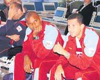 DNYORUM O HALDE... Denizliye 19 kiilik kadro ile giden Trabzonsporda oyuncularn olduka dnceli olduklar gzlendi.