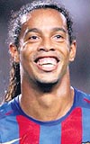 Ronaldinho 9 karlamada att 6 golle, Barcelonay tek bana srtlyor.