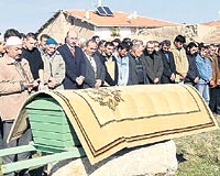 ldrlen Sefa Kafkasn cenazesi memleketi orumda gzyalar arasnda topraa verildi.