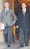 CANAYDIN ViLAYETTE... Galatasaray Başkanı Özhan Canaydın İstanbul Vali Yardımcısı Ergün Güngör ile özel bir görüşme yaptı.