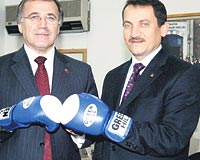 Spordan Sorumlu Devlet Bakan Mehmet Ali ahin, bakanlk olarak Genlik ve Spor Genel Mdr Mehmet Atalay ile uyum iinde altklarn de belirtti.