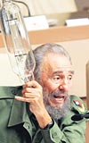 AMPÜLLER DEĞİŞECEK Castro konuşmasında enerji tasarrufu programında kapsamında kullanılacak yeni ampullerden de bahsetti.