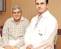Prof. Dr. Ik, Azeri hastas Afandiyevi Holmiyum Yag lazer yntemiyle tedavi etti.