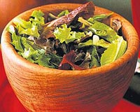 Hardal soslu salata