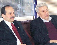 Trabzonun eski bakan Atay Aktu, yeni bakan Nuri Albayrakla bulutu ve halefine baarlar diledi...