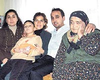 Talihsiz ekilde hayatn kaybeden Yurdagl, ailesiyle birlikte. Orhan Yurdagl, Ankarata topraa verildi.