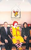 McDonalds CEOsu Jim Skinner ile Oak Broaktaki irket genel merkezinde grtk