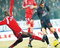 RUH GB....   Galatasarayn en gvendii gol silahlarn- dan Necatinin varlyla yokluu birdi.