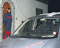 talyan polisi, Avusturyallarn otelinde 4 saat geirdi.